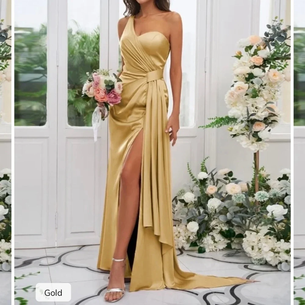 Dress - Picture 1 of 2